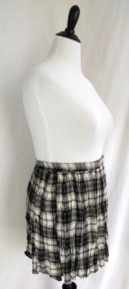 Falda American Rag Cie para mujer talla XL negra gris blanca a cuadros arrugada círculo acampanado Foto 3 de 4