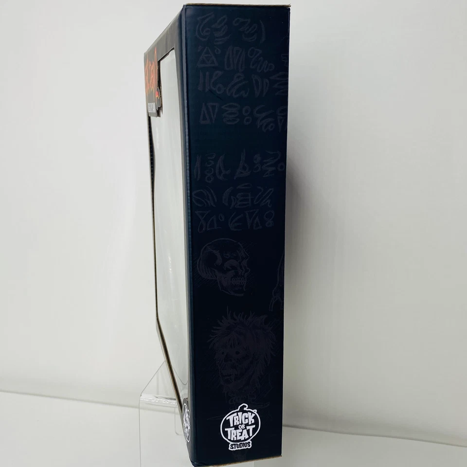 Evil Dead 2: Dead By Dawn Book of the Dead Necronomicon 1:1 Scale - Image 3 of 4