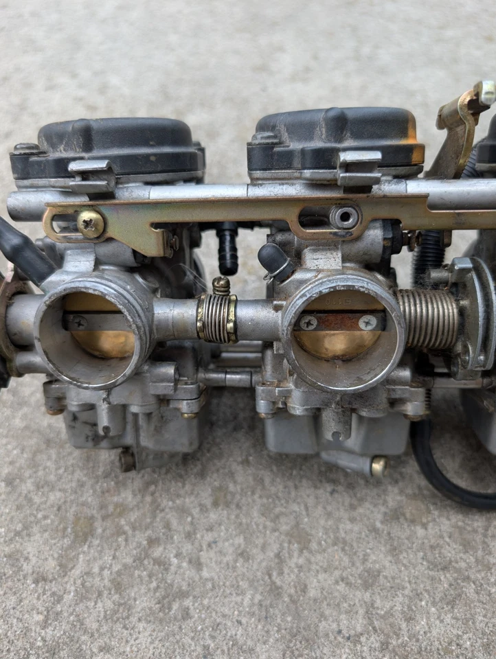 Carburador KATANA GSX600f 2004 para piezas o reconstrucción Foto 3 de 4