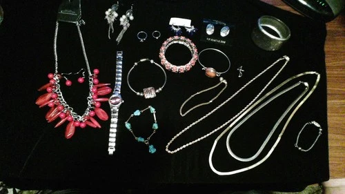 Vintage Costume Jewelry Lot Of 18 Pieces