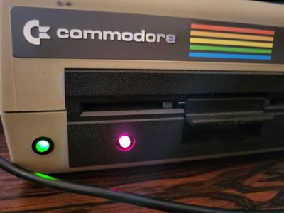 Commodore VIC-1541 Floppy Disk Drive C64 VIC-20 Tested, Working.  Made In Japan