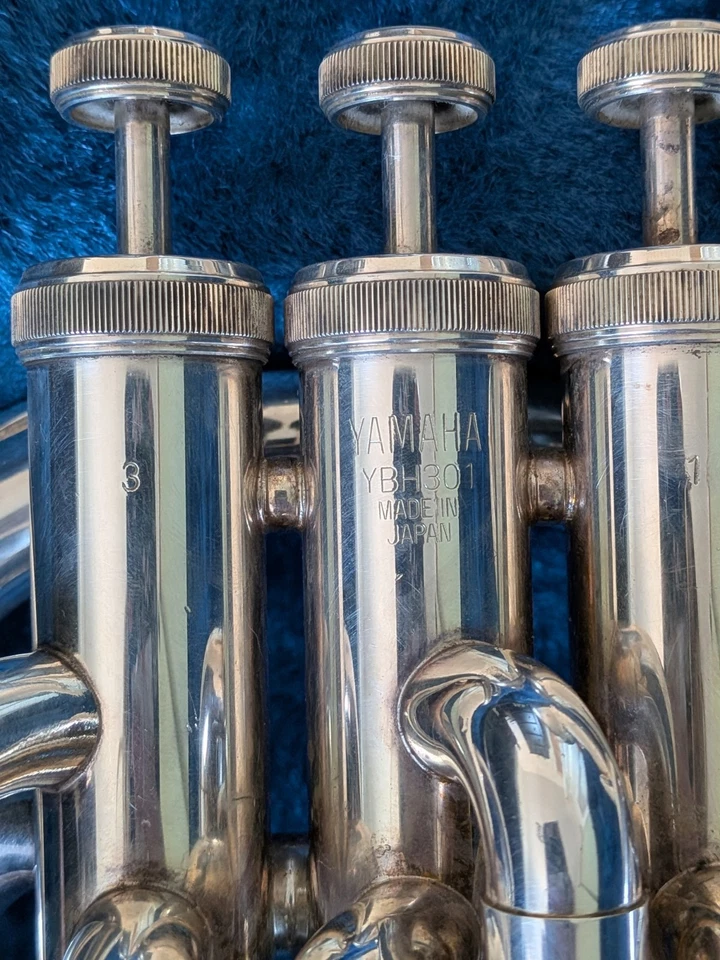 Bocina barítono intermedia Yamaha YBH301S Bb Foto 4 de 4