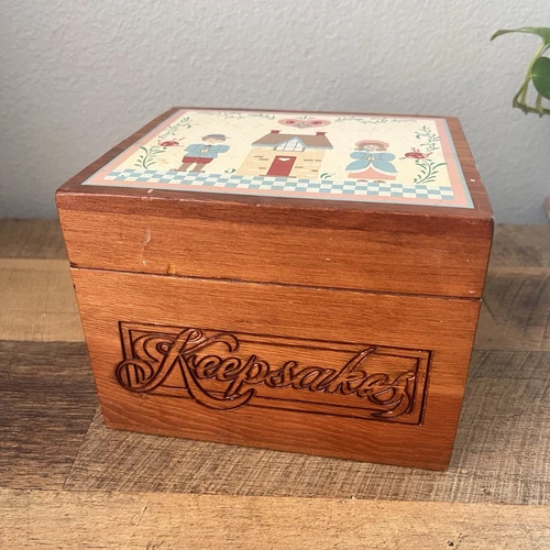 Vintage Wooden Recipe Box w/ Authentic Family Recipe Cards