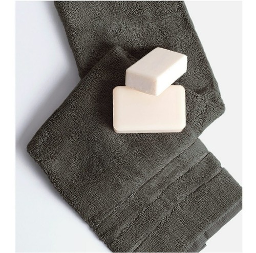 Luxury Ultra Soft Set of 3 Bamboo Hand Towel, Odour Resistant Fiber, 600 GSM - Picture 3 of 3