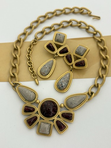 Vintage Avon Jewelry Gold Tone Set Necklace & Earrings Lucite Cabochons Signed