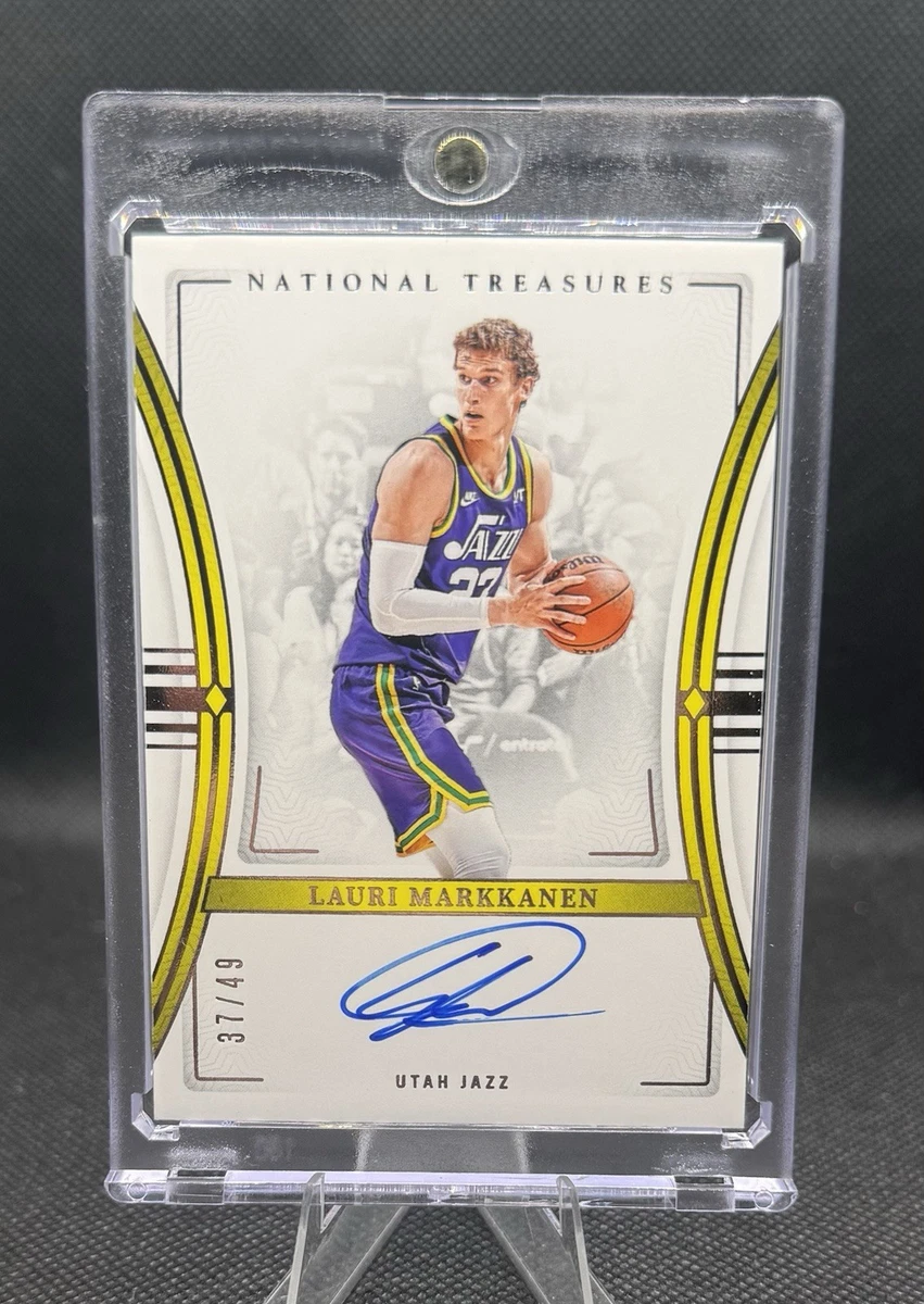Panini Lauri Markkanen Basketball Autographed Sports Trading Cards
