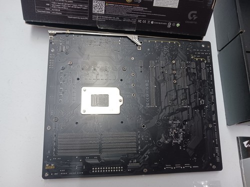 GIGABYTE Z390-AORUS PRO WI-FI 8+9Th gen Series Gaming "NOT WORKING .ASIS READ - Afbeelding 5 van 10