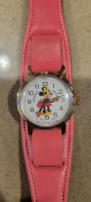 Vintage 1970s Minnie Mouse Bradley Wristwatch With Original Box WALT DISNEY MINNIE MOUSE WRISTWATCH 1970s BY BRADLEY STILL  main image 2