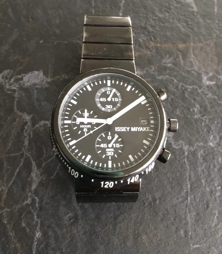 RELOJ ISSEY MIYAKE TRAPEZOIDAL NEGRO Foto 3 de 4