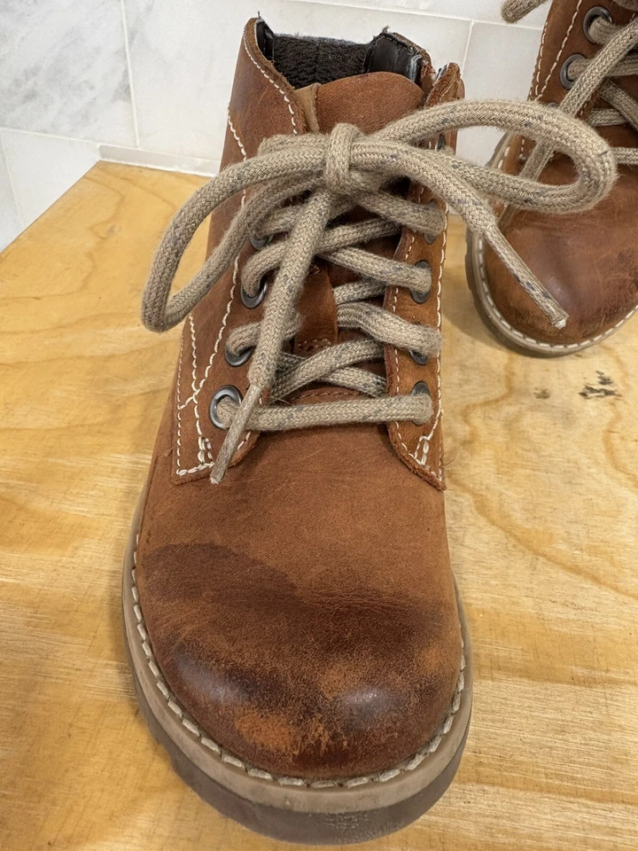 Little Kids Clarks Original Desert Boots toddler US size 7.5 Wide brown leather - Image 3 of 4