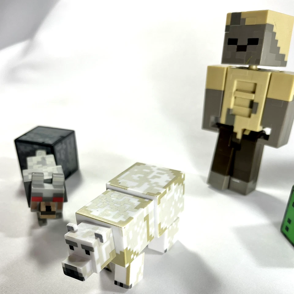Lote de 8 figuras de acción surtidas de Mojang Minecraft, animales y bloques de juguete Foto 4 de 4