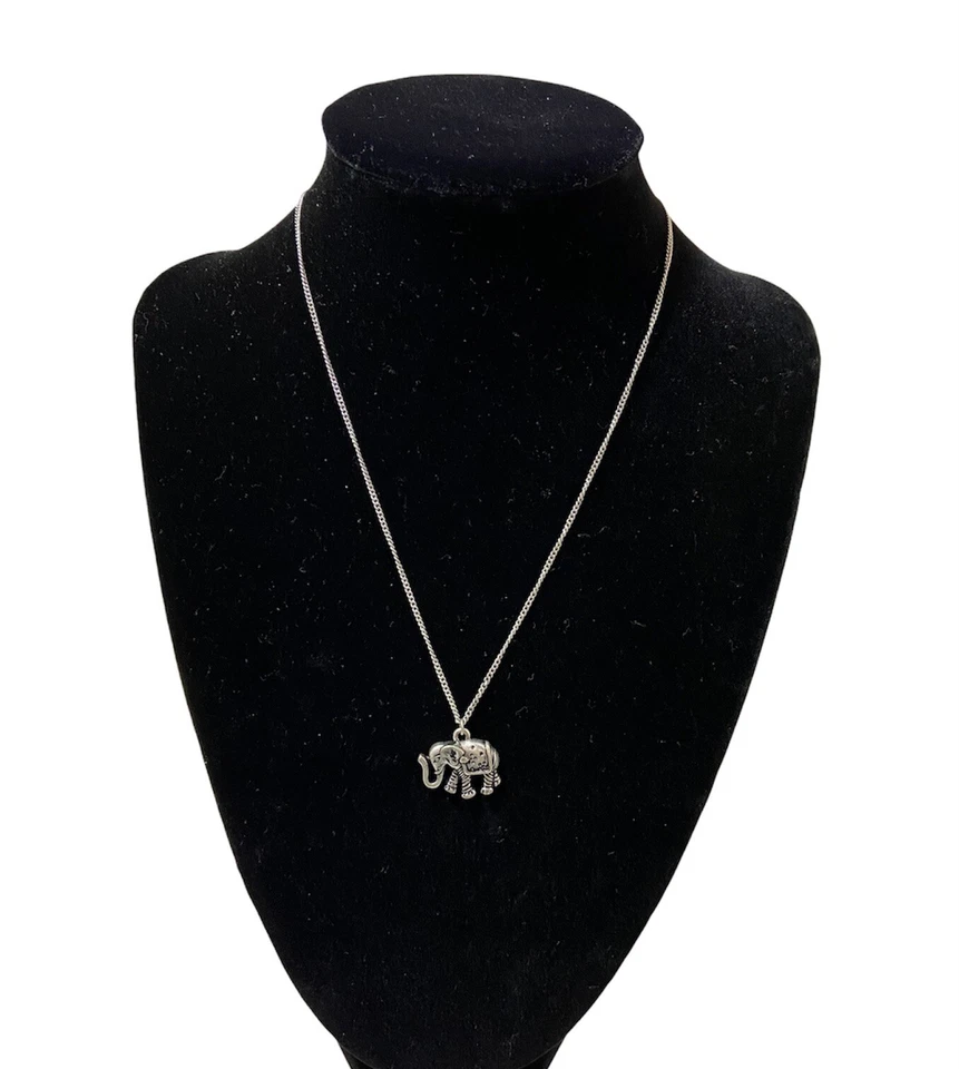 Collar de eslabones de cadena de moda disfraz tono plata con colgante de elefante  Foto 2 de 4