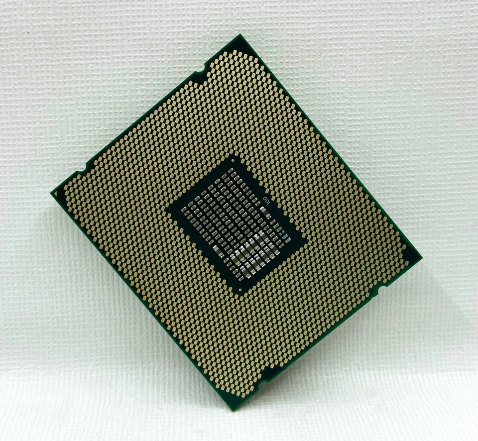 Intel Xeon W-2135 W-2223 W-2125 W-2133 W-2123 LGA2066 Server Processor - Image 2 of 2