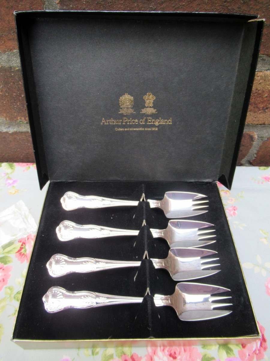 New In Box Arthur Price Sheffield x Silver Plated Sporks Cake
