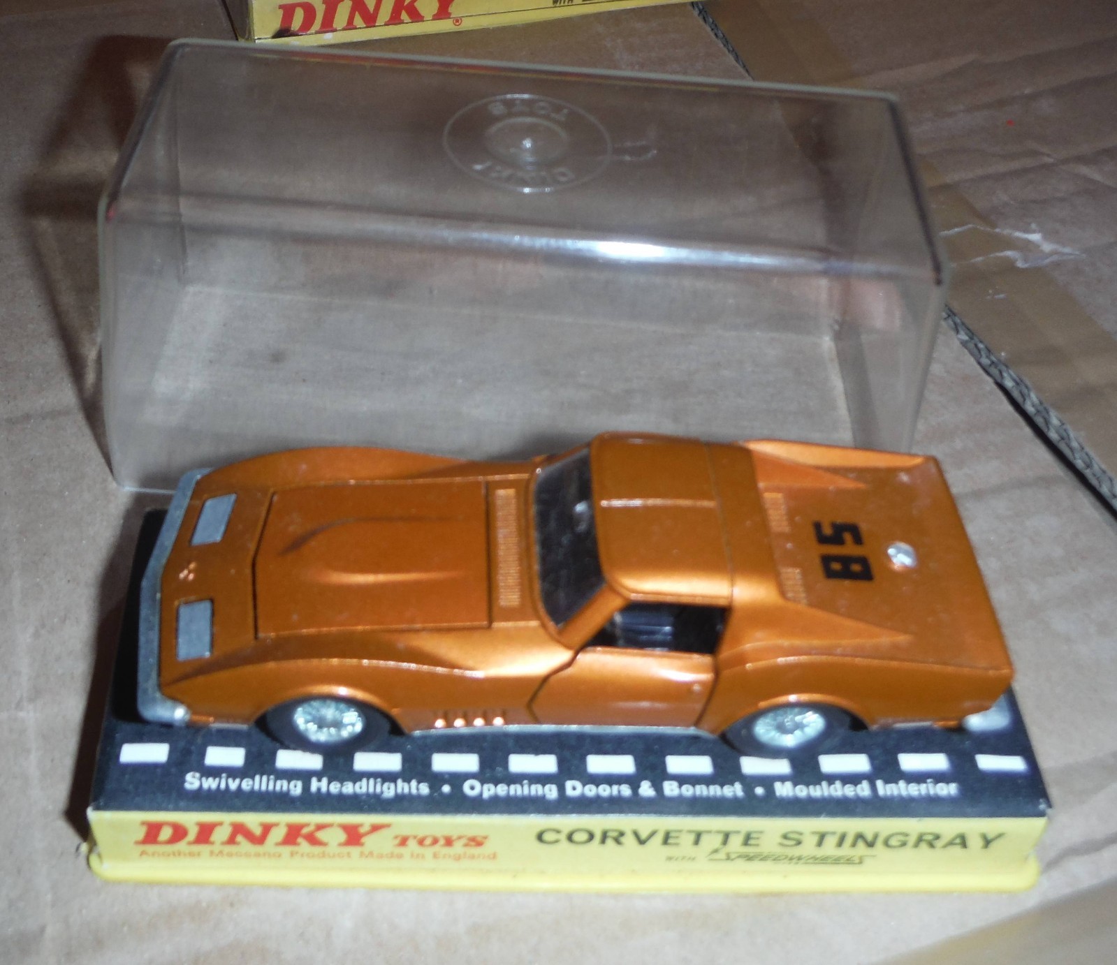 Dinky 221, Corvette Stingray - Free Price Guide & Review