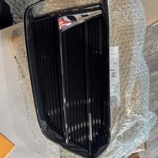 NEW AUDI FRONT AIR GUIDE GRILLE LEFT DARK CHROME HIGH GLOSS 8W6807681MRN4