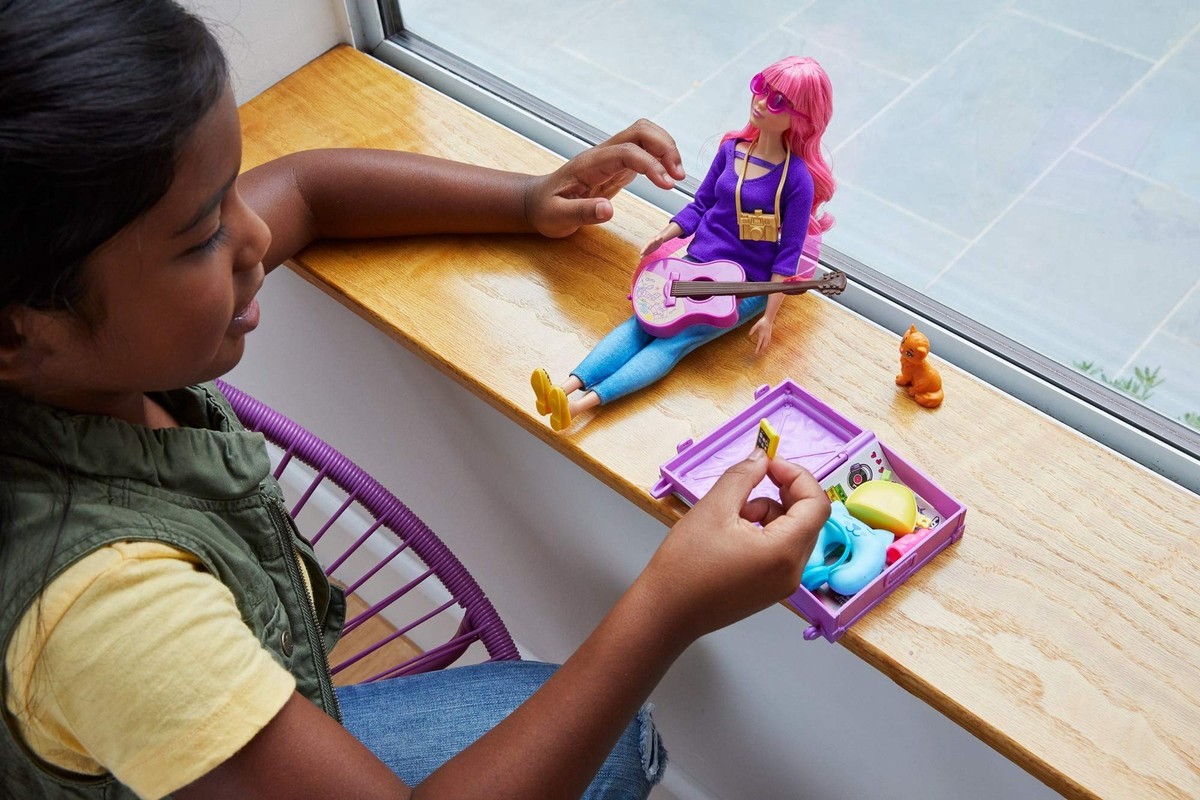 Barbie: Dreamhouse Adventures Travel Daisy Doll with