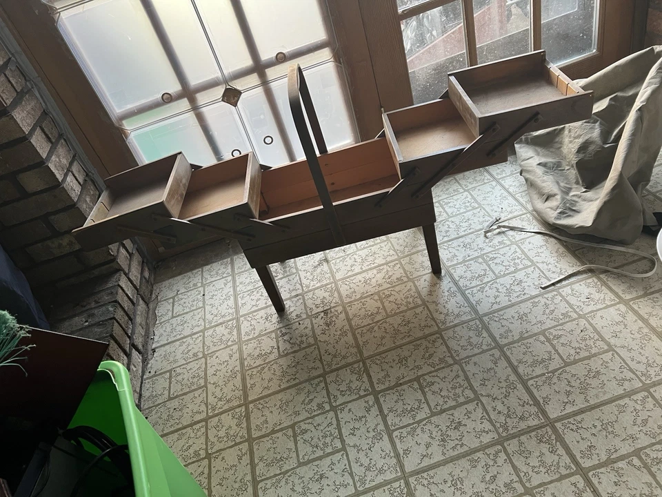 Caja de Costura Madera Acordeón Moderna Mediados de Siglo Noruega Strommen Bruk Hamar De Colección Foto 3 de 4