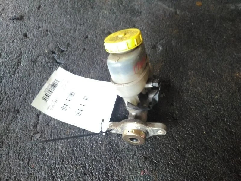 Cilindro maestro de freno compatible con 00-01 INFINITI I30 76273 Foto 3 de 4