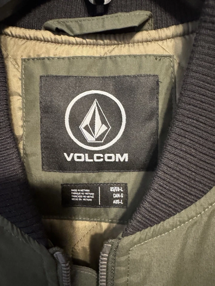 Army Green Volcom Nylon Vest Mens Large - Image 3 of 4