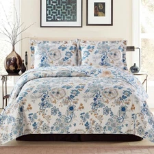 Layan Quilted Oversized Reversible Luxury Floral Pattern Coverlet Set