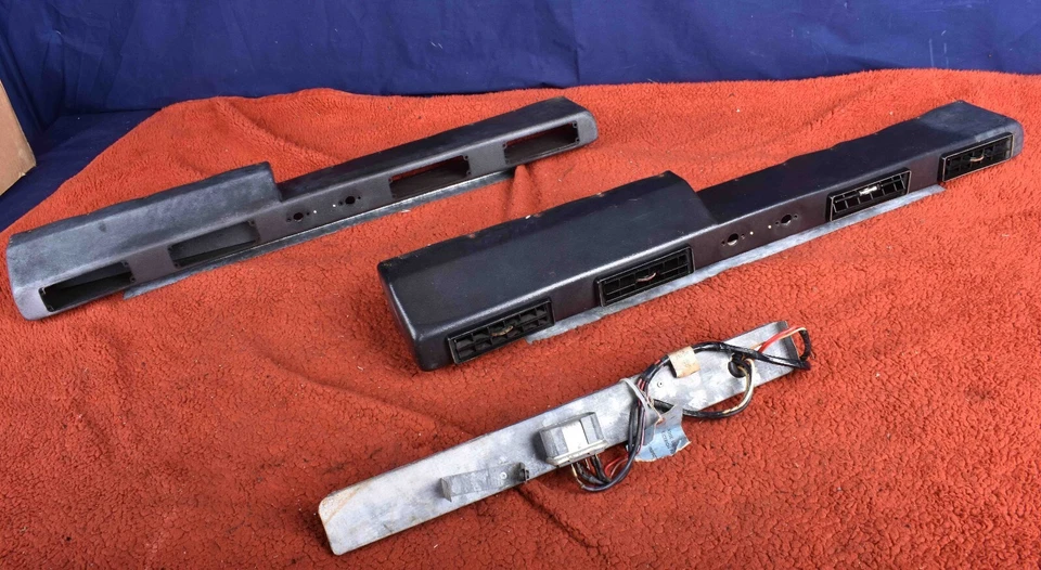 Оригинальные элементы управления испарителем вентиляционного блока под приборную панель Porsche 914 A/C и дополнительные детали - Изображение 3 из 4