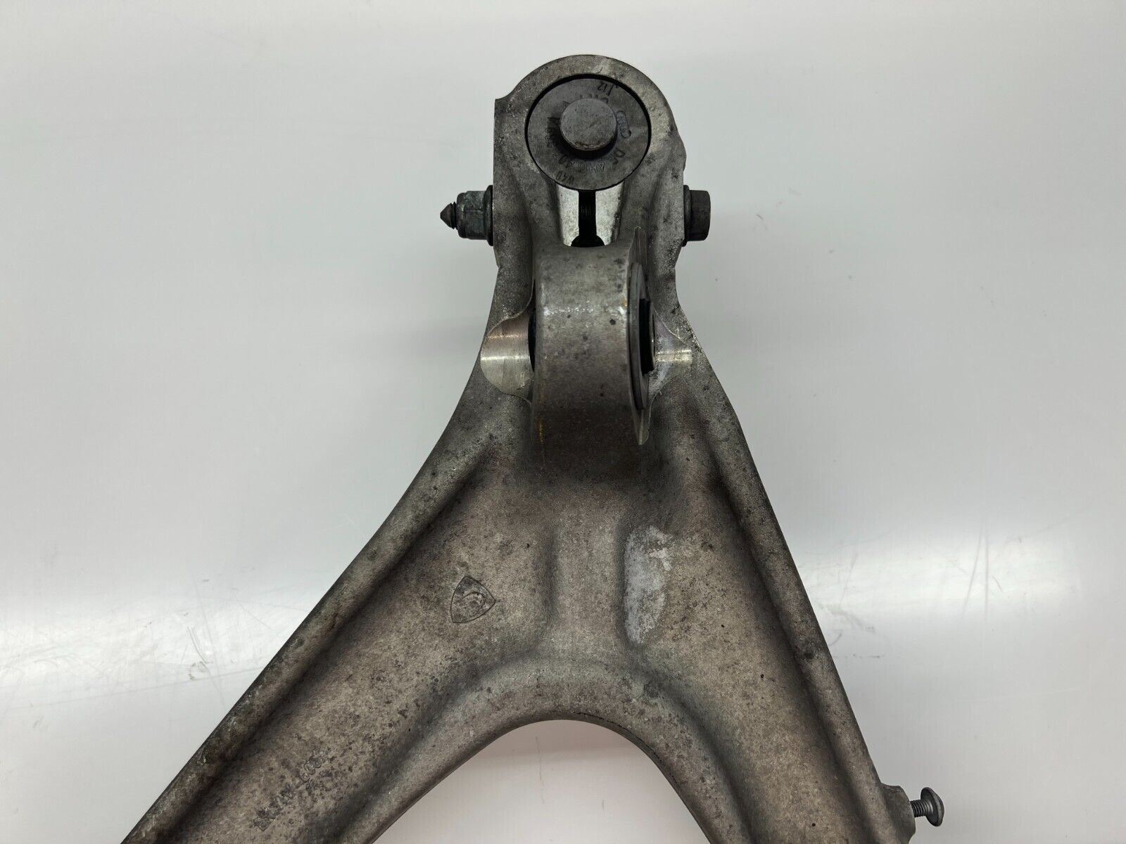 LAMBORGHINI AVENTADOR FRONT RIGHT PASSENGER LOWER CONTROL ARM OEM 470407152H 