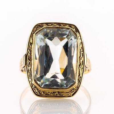 Vintage 585 gold ring with a 12.0ct aquamarine