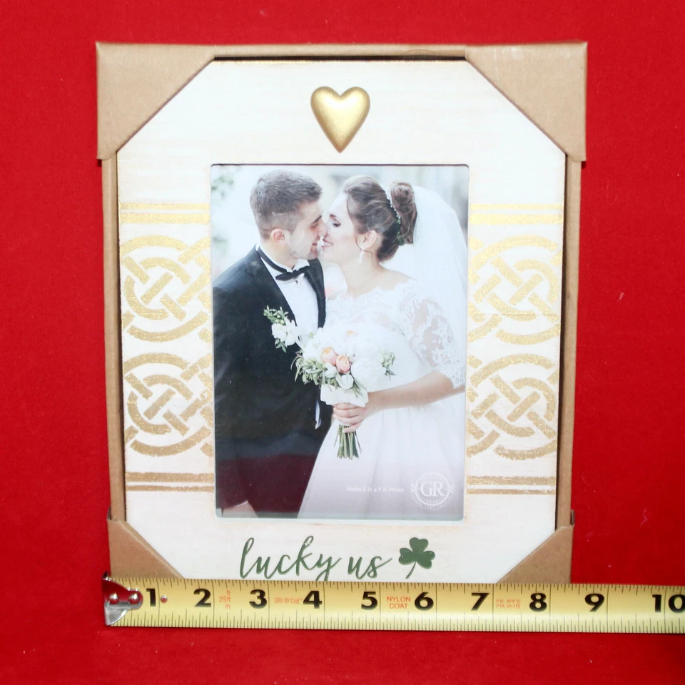 Marco de fotos de boda GRASSLANDS ROAD "Lucky Us" 4 x 6 nudo celta trébol irlandés Foto 2 de 4