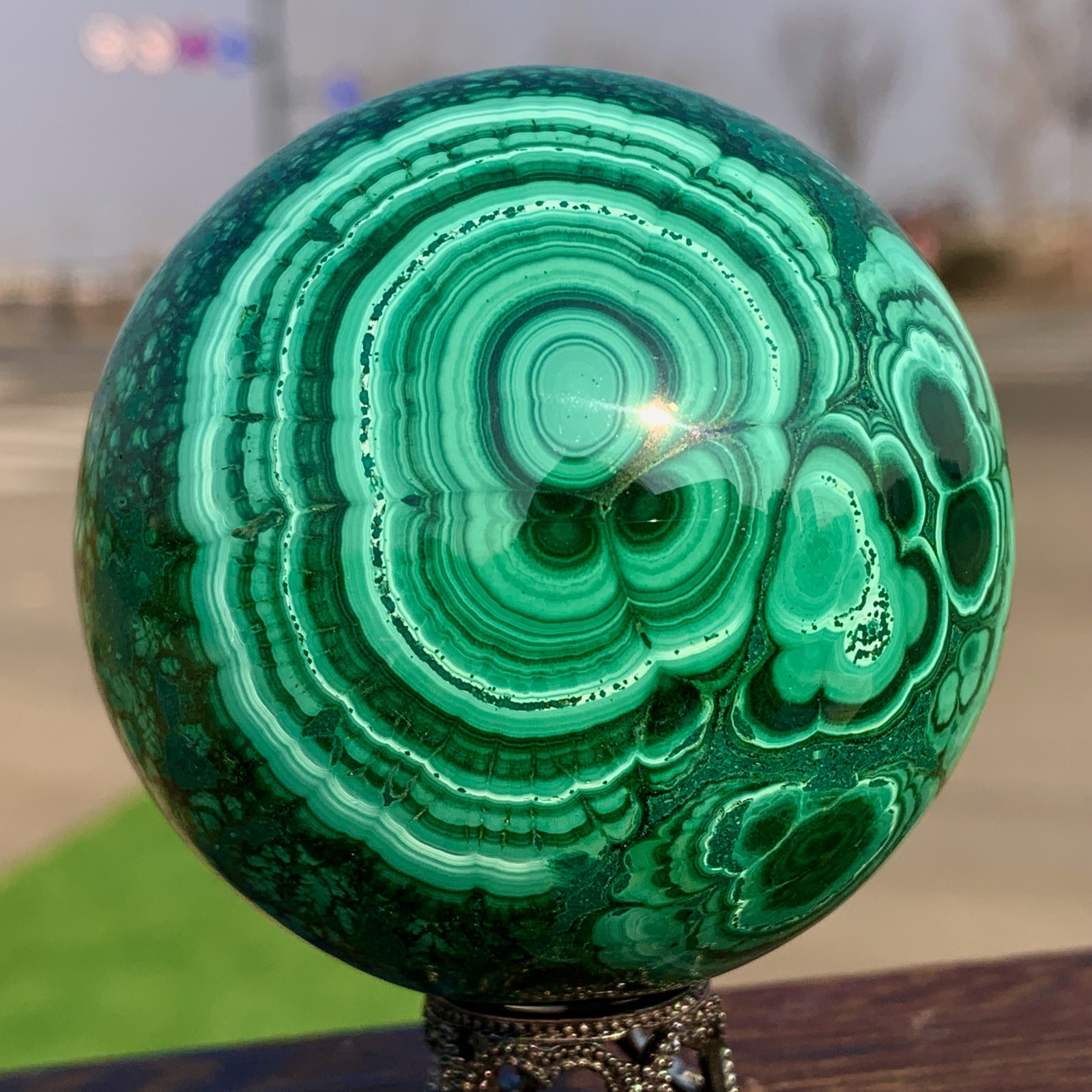 440G Natural glossy Malachite ball transparent cluster rough mineral sample