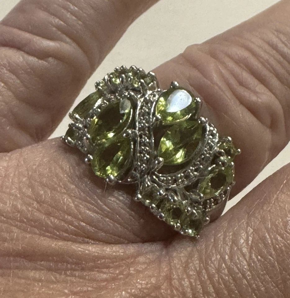 Impresionantes zafiros verdes claros chapados en rodio talla 9 Foto 3 de 4