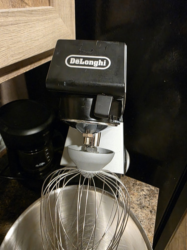 De'Longhi 500W 7 Qt Stand Mixer Gray/Black 6-Speed w/ Bowl Whisk Beater