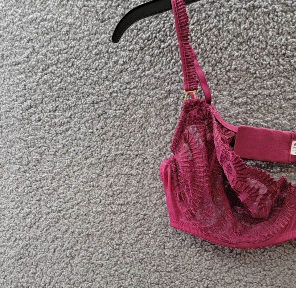 Sujetador Wacoal After Dark bordado balconette para mujer 36D rojo ciruela gancho y ojo Foto 3 de 4