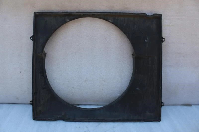 Cubierta del ventilador de refrigeración del radiador Toyota Sequoia 2005 2006 2007 Foto 2 de 4