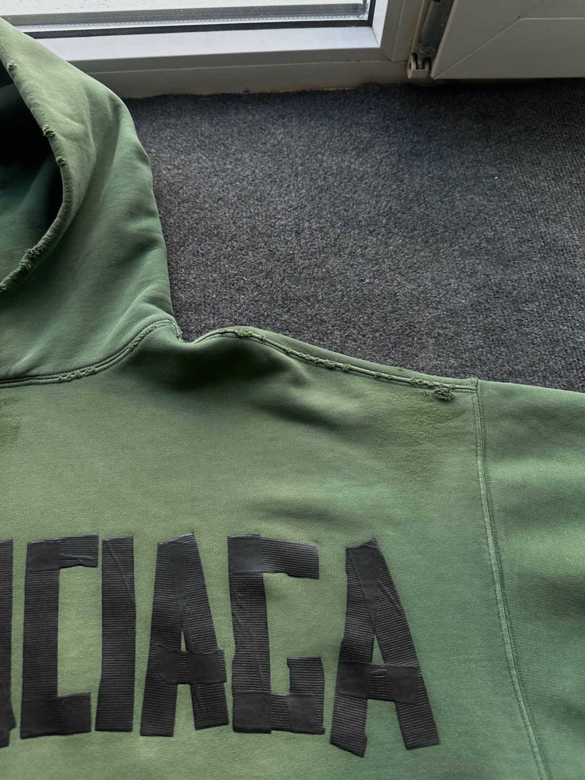 RARE COLOR 🚨 BALENCIAGA TAPE GREEN HOODIE BLACK BIG LOGO DISTRESSED Y2K image 8