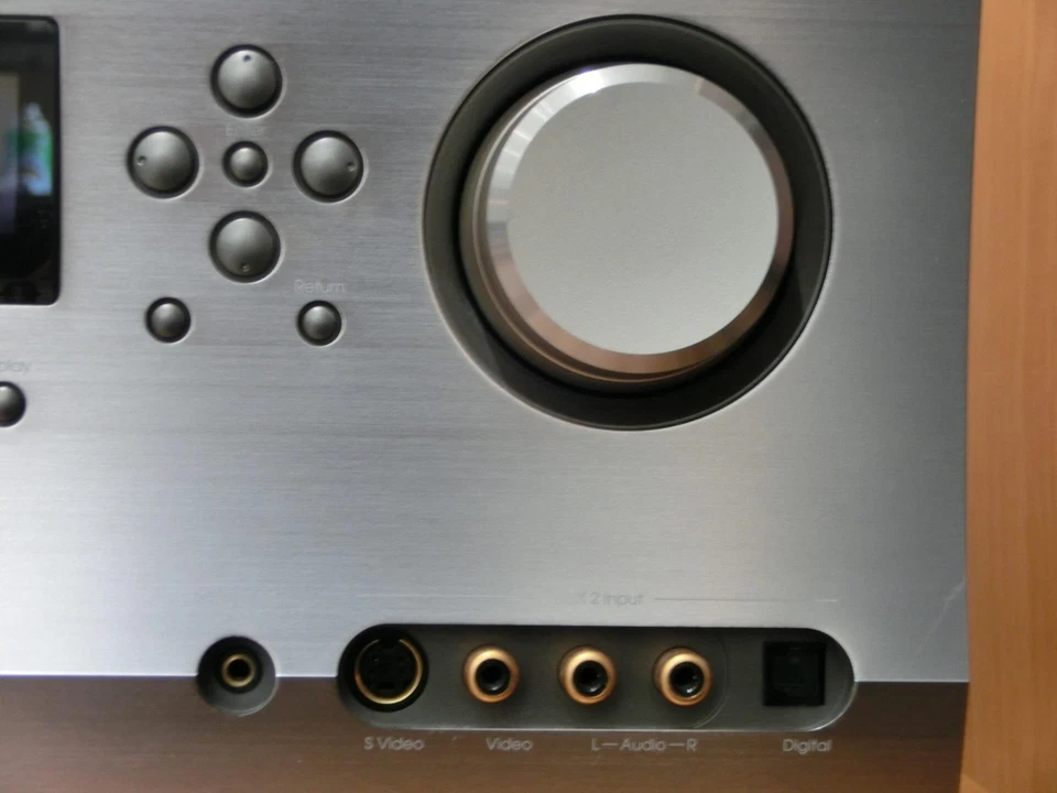 Preamplificador/procesador Integra DHC‐9.9 AV plateado, funcionamiento confirmado. Foto 3 de 4