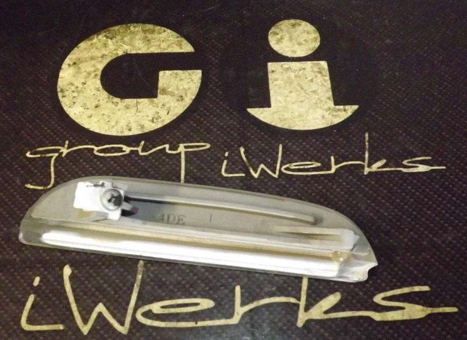 (1) USDM 95-96 OEM Nissan Máxima conductor delantero antiniebla AUX luz perno cubierta moldura FL Foto 2 de 4