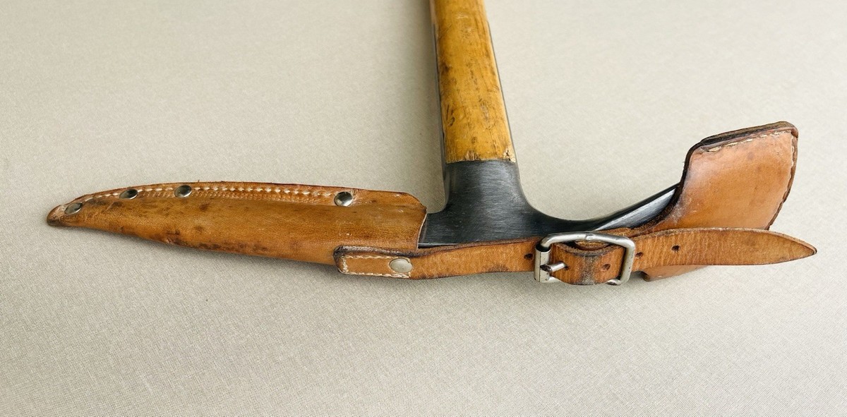 Vintage STUBAI ICE AXE, iconic “Aschenbrenner Führerpickel