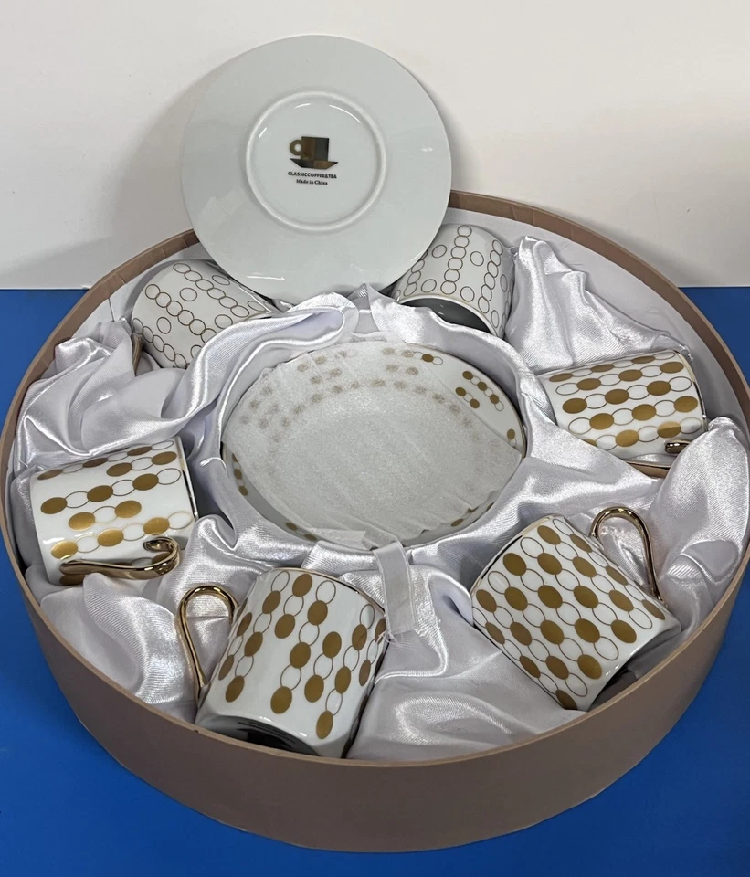 Juego clásico de 6 tazas y platillos de café y té espresso de color dorado en caja Foto 2 de 4