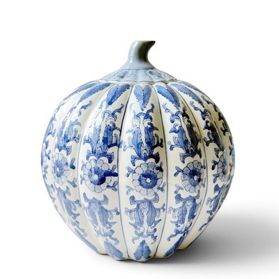 Vintage Blue White Chinoiserie Floral Porcelain Pumpkin Ginger Jar 10 3/4 