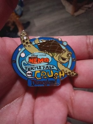 Disneyland Finding Nemo Dory Turtle Talk with Crush Trading Pin Disney Pixar #1
