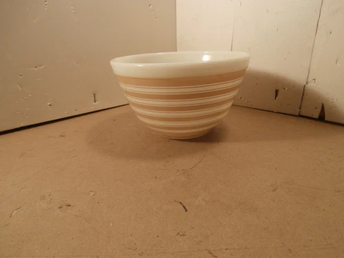Vintage # 402 Pyrex Rainbow Sandalwood  Strips Brown Bowl 1 1/2 qt