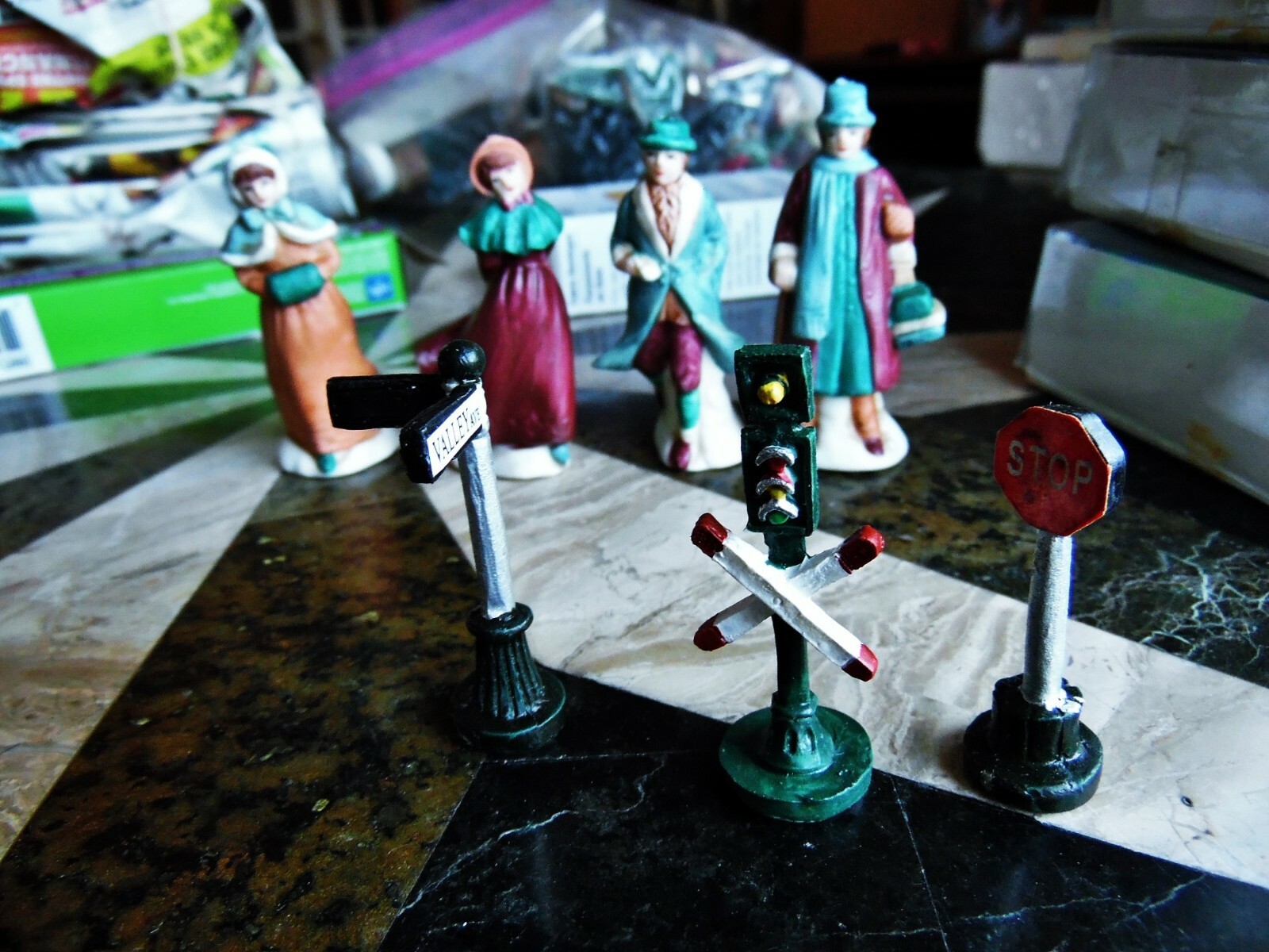 12 PC VINTAGE CHRISTMAS VILLAGE FIGURINES FIGURES ORNAMENTS PORCELAIN