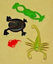 MARINE ANIMAL LOT 4 PC PLASTIC RUBBER AQUATIC OCEAN LIFE FROG LOBSTER CRAYFISH.