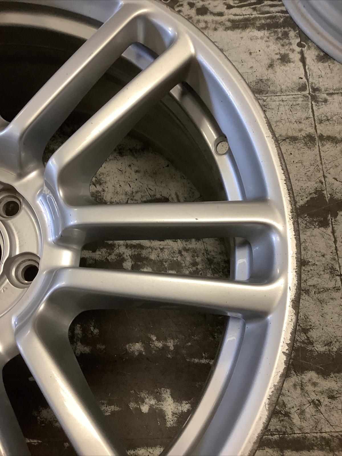 Bentley Continental 2015 2016 97984 aluminum OEM wheel rim 20 x 9 SILVER USED