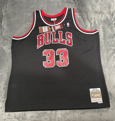 Men's Size 2XL Mitchell & Ness Swingman Alternate Jersey Bulls 97