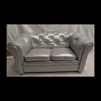 Chesterfield Kindersofa Little Chester 2 Seater/Plastic Black Legs / Silver