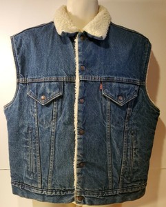 levis sherpa vest