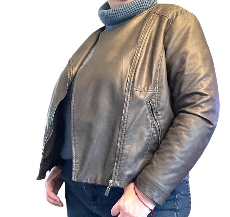 Bernardo Women's Gray Faux Leather Moto Jacket Zipper Pockets Sz 1X Fits XL-XXL - Image 4 of 4