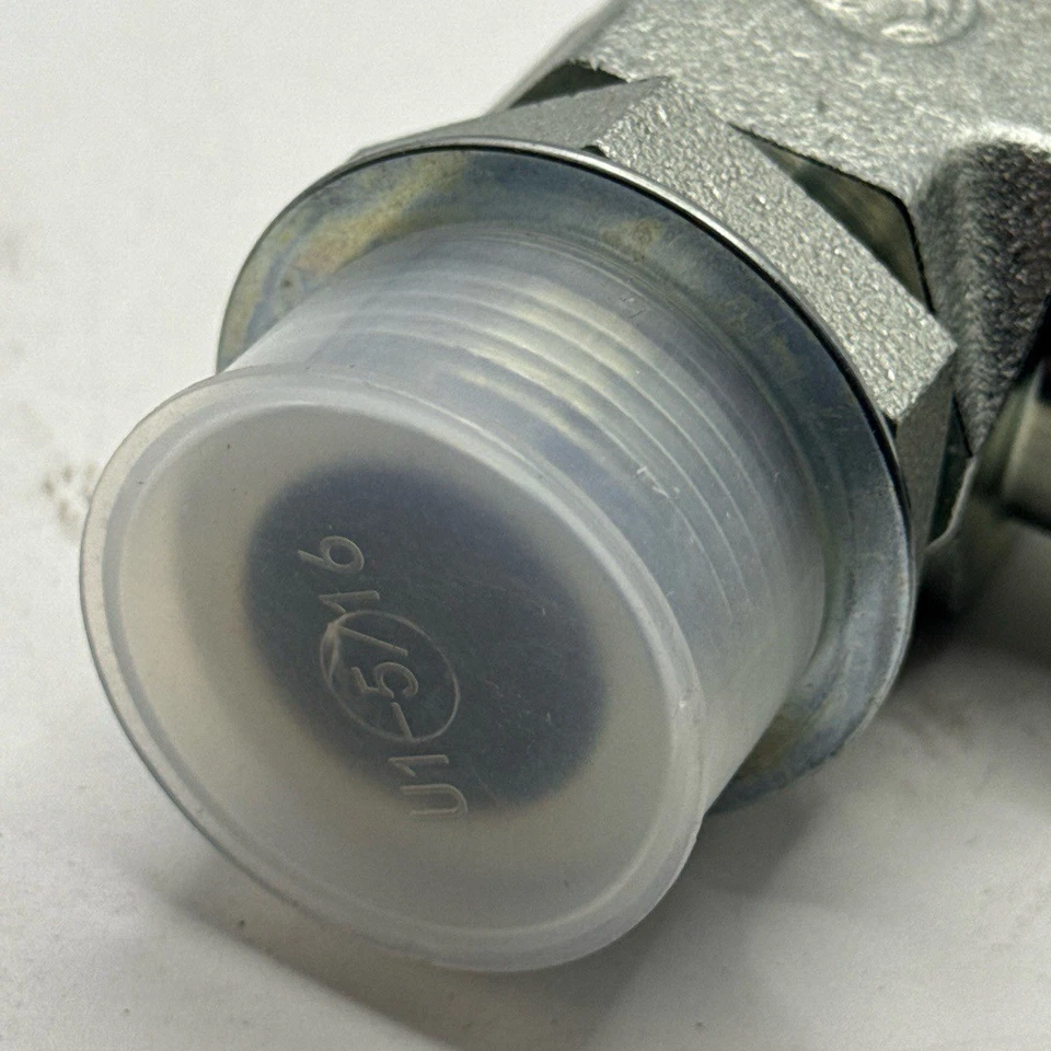 Hose Barb Fitting 1-5/16 x 1in 90 Degree Elbow Male Thread - Image 4 of 4